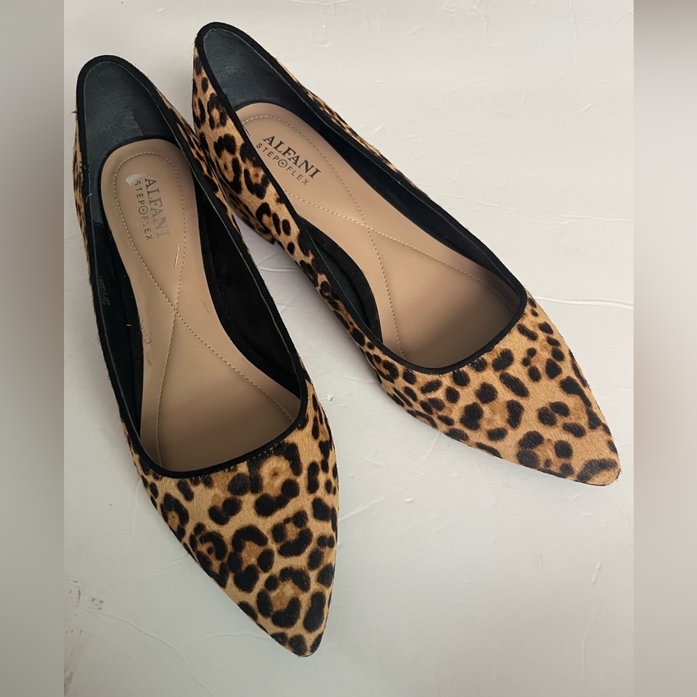 WOMENS ALFANI STEP N FLEX FUR AND LEATHER ANIMAL PRINT 9M
